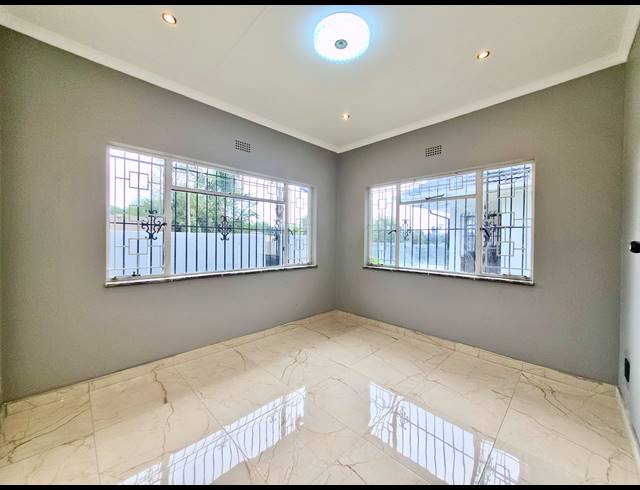 3 bed property to rent in ILLIONDALE